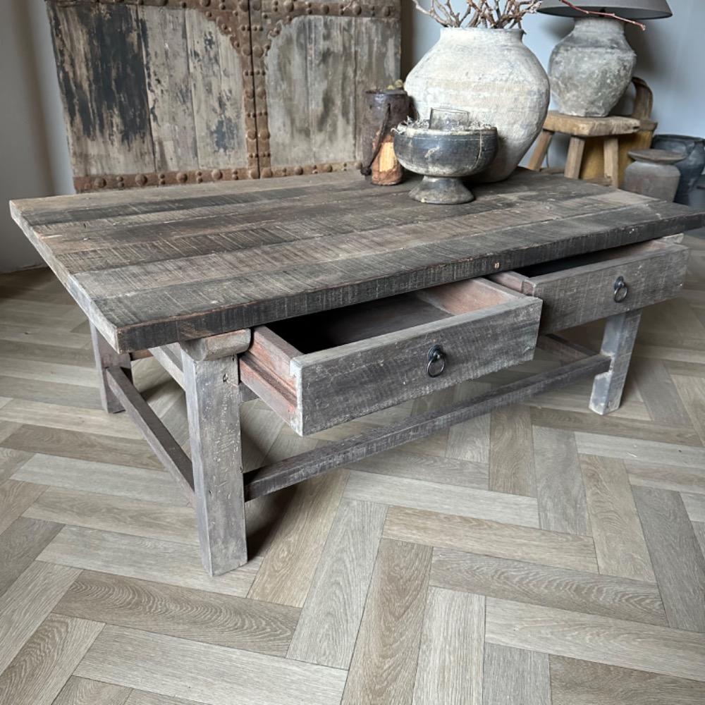 Gave salontafel verweerd hout